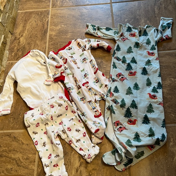 Christmas Bundle (0-3 Months) - Picture 9 of 10